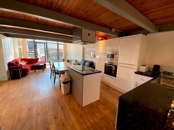 3 Bedroom Flat To Rent In Thurland Street, Nottingham, NG1