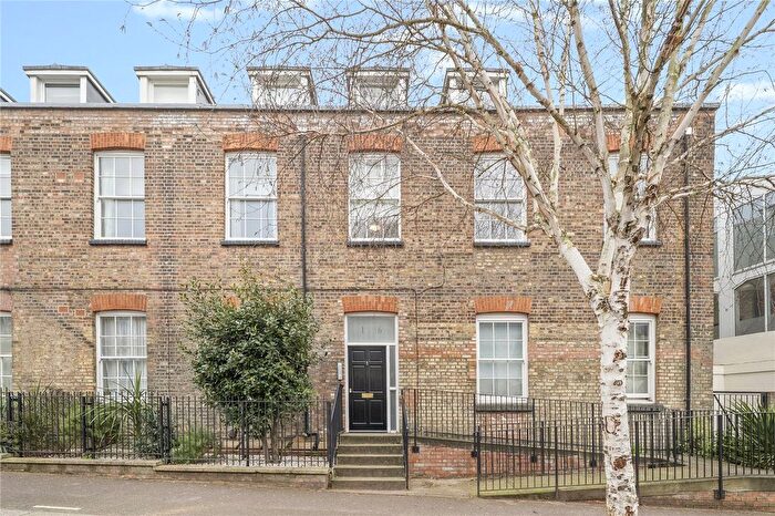 2 Bedroom Flat To Rent In St. Mary Road, London, E17