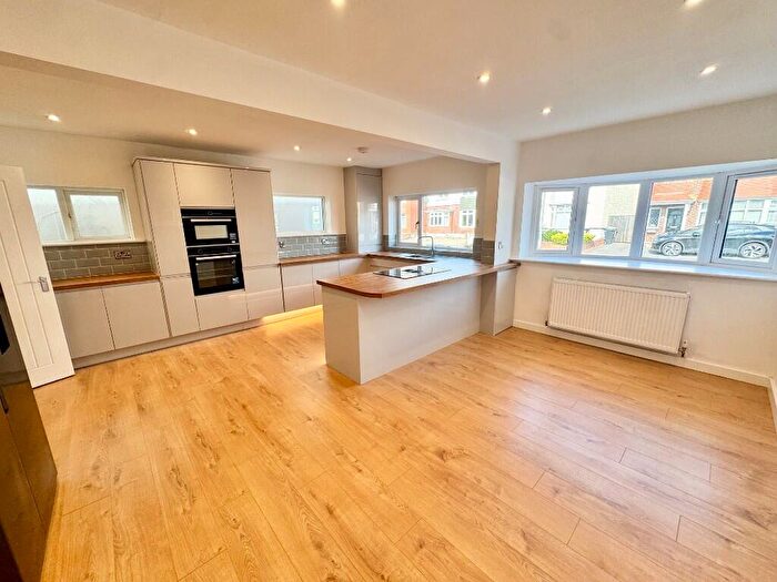 3 Bedroom Detached House To Rent In King Edward Avenue, Bournemouth, Dorset, BH9