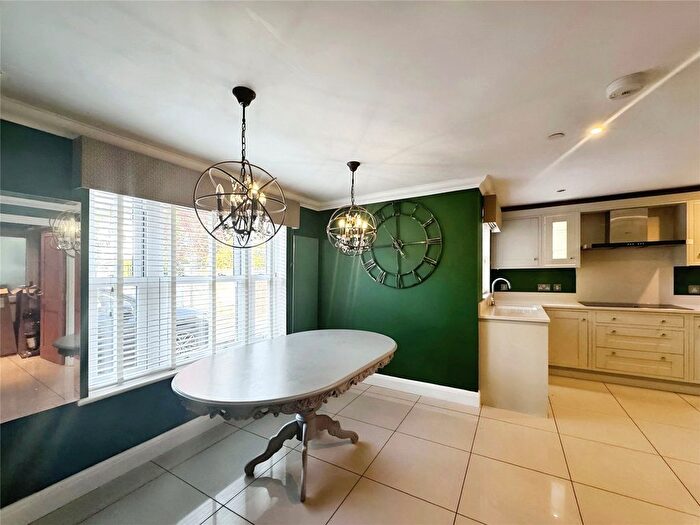 4 Bedroom Detached House To Rent In Eridge Road, Tunbridge Wells, Kent, TN4