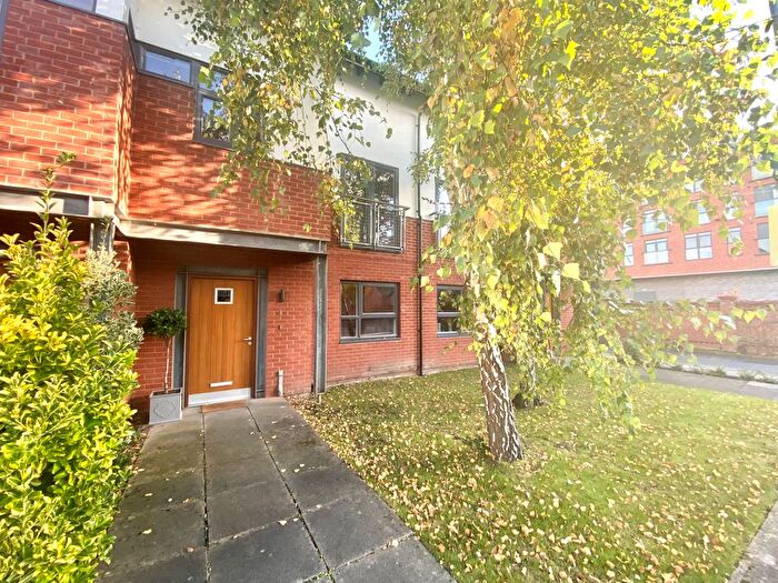 4 Bedroom Town House To Rent In Montmano Drive, Manchester, M20