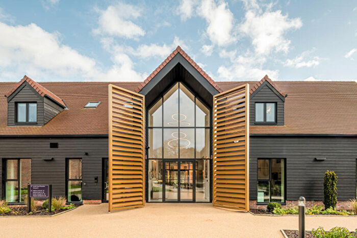 2 Bedroom Flat For Sale In Meadow Chase, Henley-On-Thames, RG9