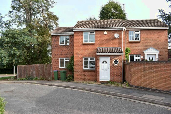 2 Bedroom Semi-Detached House To Rent In Finnart Close, Weybridge, KT13