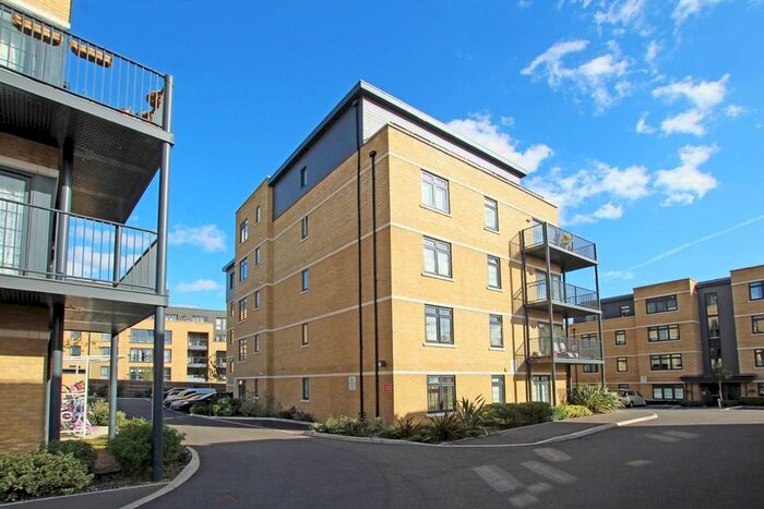 1 Bedroom Flat To Rent In Samuelson Place, Isleworth, TW7