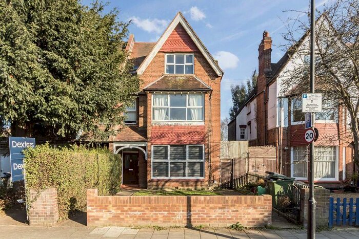 2 Bedroom Flat To Rent In Conyers Road, London, SW16