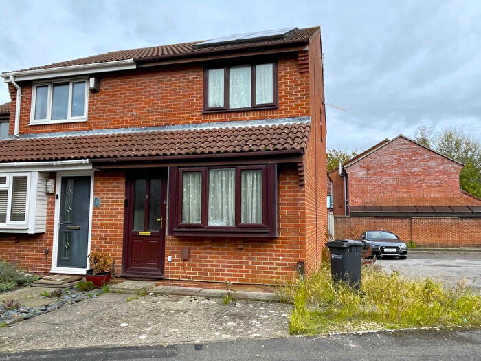 2 Bedroom End Of Terrace House For Sale In Benham Drive, Hilsea, Portsmouth, PO3