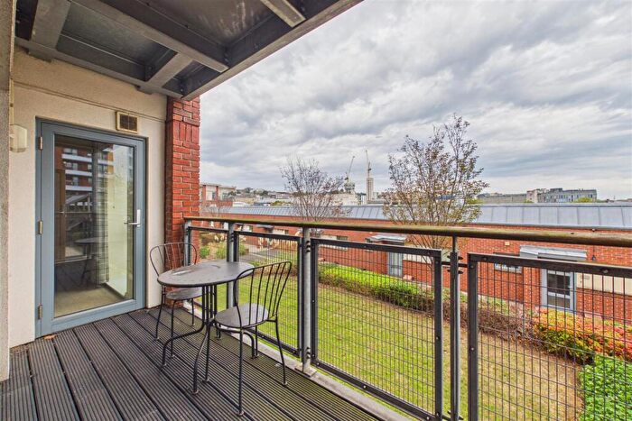 1 Bedroom Flat For Sale In Broad Weir, City Centre, BS1