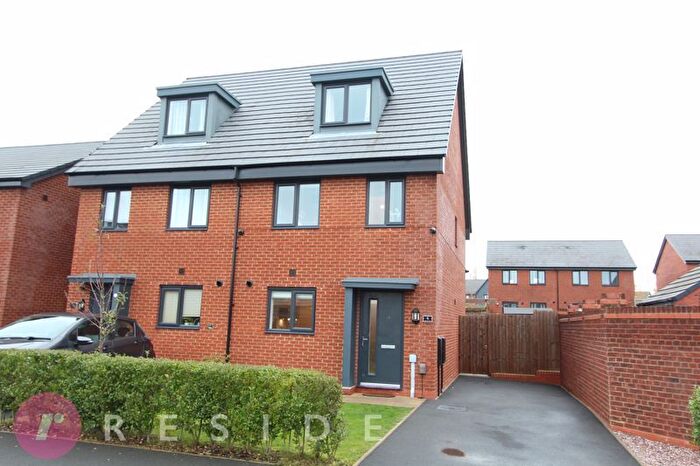 3 Bedroom Semi-Detached House For Sale In Tarragon Drive, Middleton, Manchester, M24