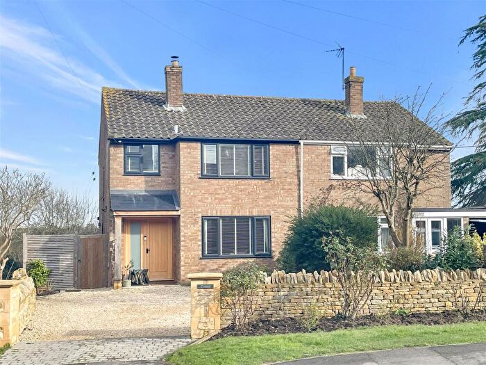 3 Bedroom Semi-Detached House For Sale In Stretton-On-Fosse, GL56