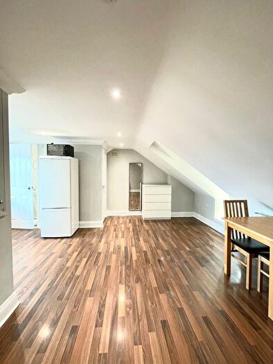 Studio To Rent In Sylvan Avenue, London, N22