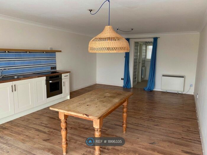 1 Bedroom Flat To Rent In Kingfisher Court, West Bay, Bridport, DT6