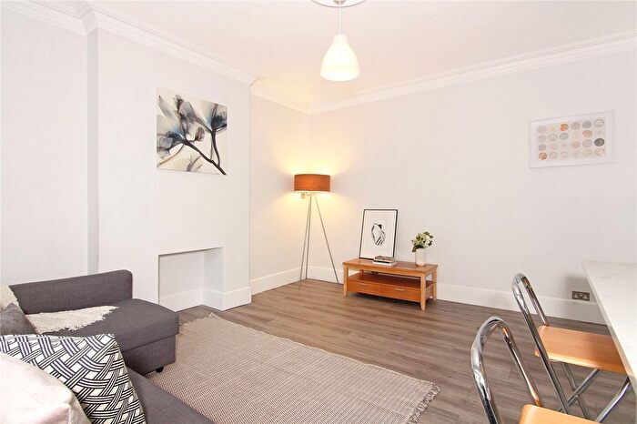 1 Bedroom Flat For Sale In Briar Walk, Putney, London, SW15