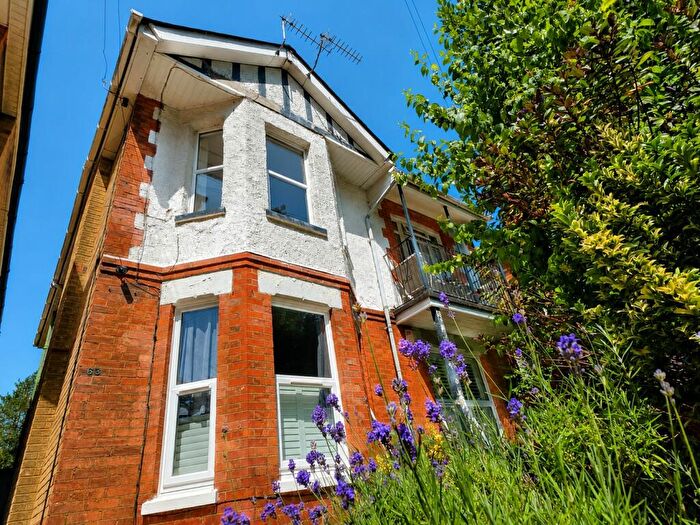 2 Bedroom Flat For Sale In Maxwell Road, Bournemouth, BH9