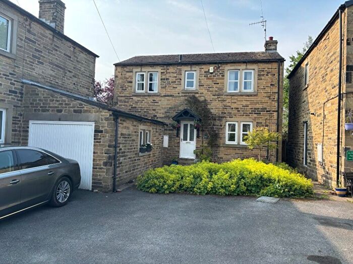 3 Bedroom Detached House For Sale In St. Johns Mews, Cullingworth, West Yorkshire, BD13