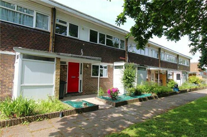 3 Bedroom House To Rent In Bracewood Gardens, Croydon, CR0