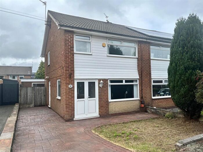 3 Bedroom Semi-Detached House For Sale In Broadhill Road, Stalybridge, SK15