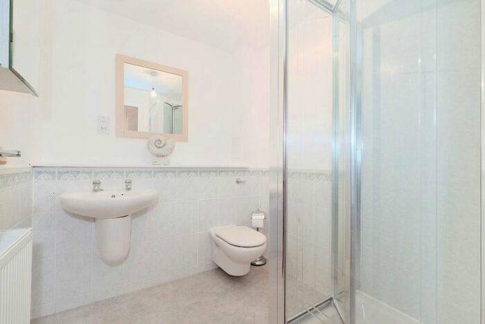 2 Bedroom Flat To Rent In Kirklea Gardens, Cults, Aberdeen, AB15