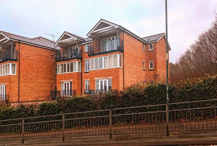 2 Bedroom Apartment For Sale In Keating Close, Rochester, ME1