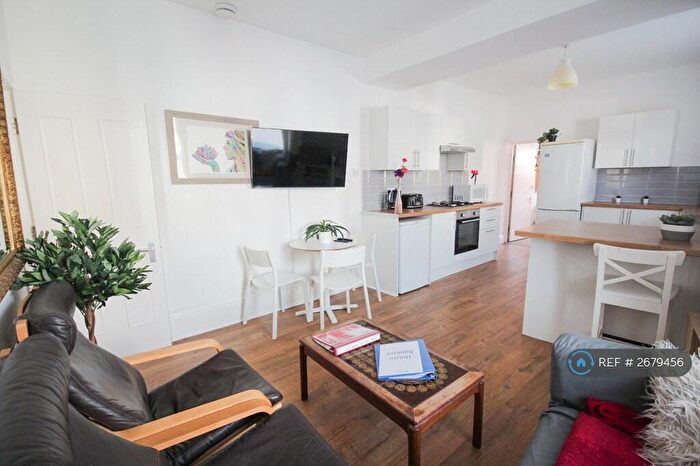 5 Bedroom Terraced House To Rent In Apsley Road, Southsea, PO4