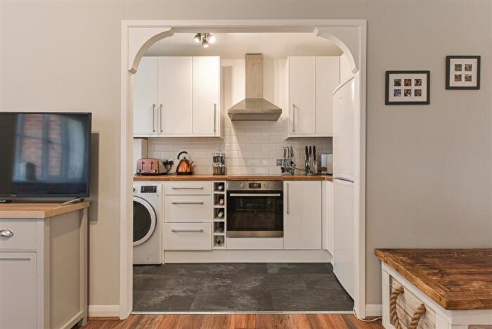 1 Bedroom Apartment To Rent In Garlands Road, Redhill, RH1