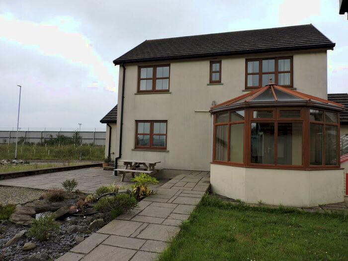 3 Bedroom House To Rent In Spring Gardens, Whitland, SA34