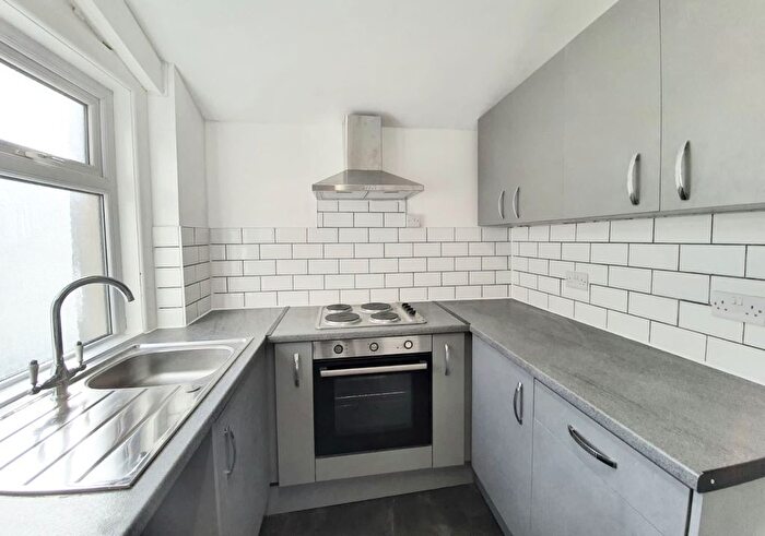 3 Bedroom Terraced House To Rent In Morse Street, Burnley, Lancashire, BB10