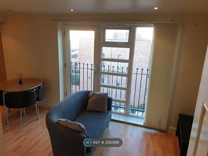 1 Bedroom Flat To Rent In Wilton Place, Salford, M3