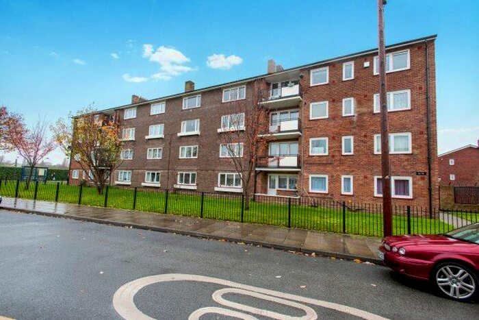 2 Bedroom Maisonette To Rent In Locksway Road, Southsea, PO4