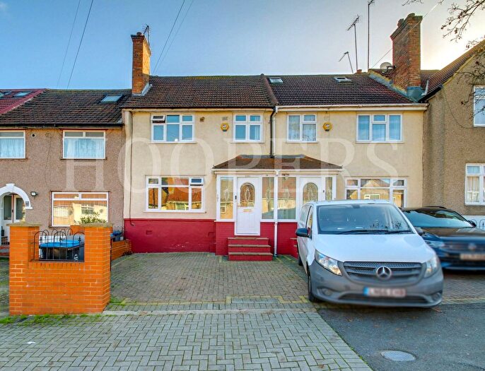 3 Bedroom Terraced House For Sale In Dawpool Road, London, NW2