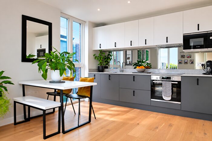 1 Bedroom Flat For Sale In Hertfordshire House, Civic Close, St. Albans, Hertfordshire, AL1