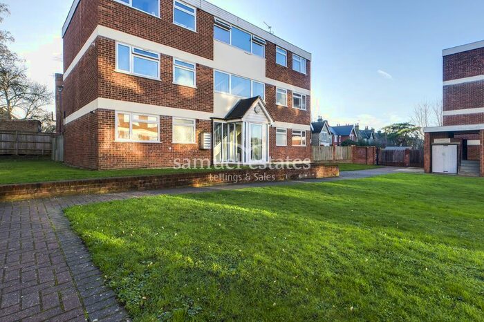 1 Bedroom Flat To Rent In Beechcroft Close, Streatham, SW16