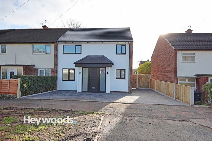 3 Bedroom Town House For Sale In Seabridge Lane, Newcastle-Under-Lyme, Staffordshire, ST5
