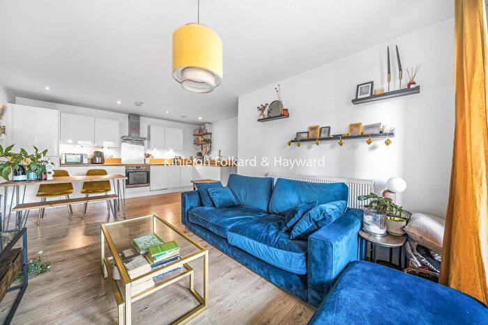 2 Bedroom Flat For Sale In Cowley Road, Oval, London, SW9