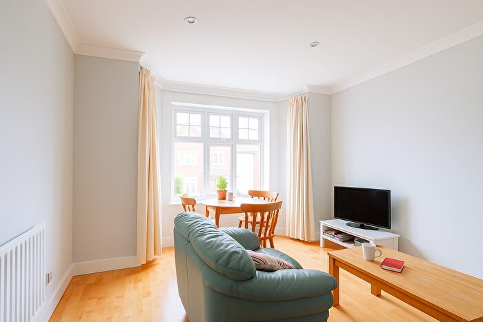 2 Bedroom Flat To Rent In Salisbury Road, London, SW19