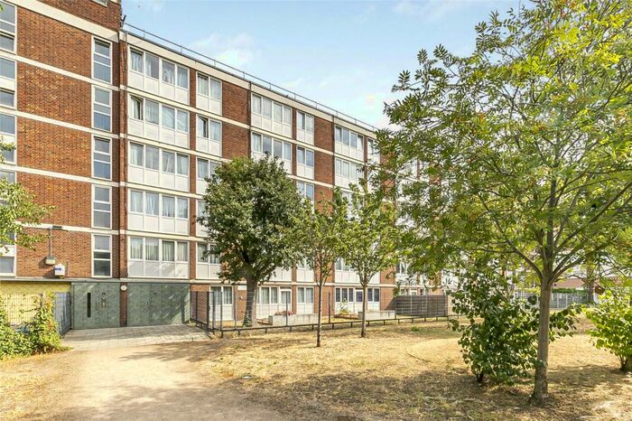 2 Bedroom Apartment To Rent In St. John's Estate, Hoxton, London, N1