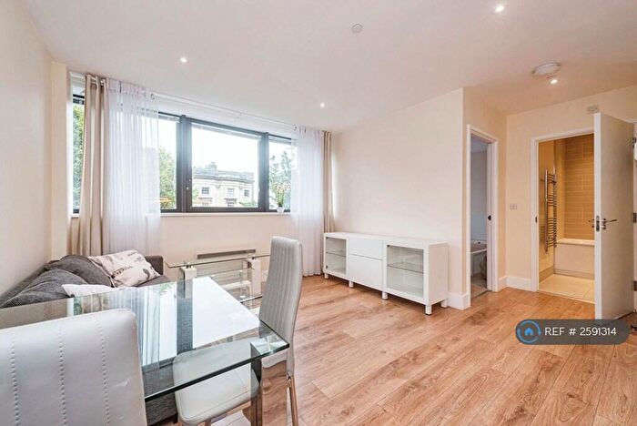 1 Bedroom Flat To Rent In Hanover House, Reading, RG1