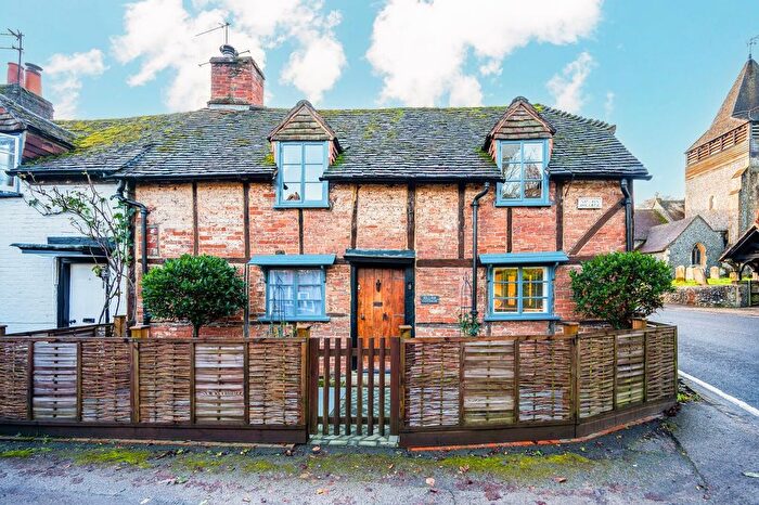3 Bedroom Semi-Detached House For Sale In Hillier Cottage, West Clandon, Guildford, GU4