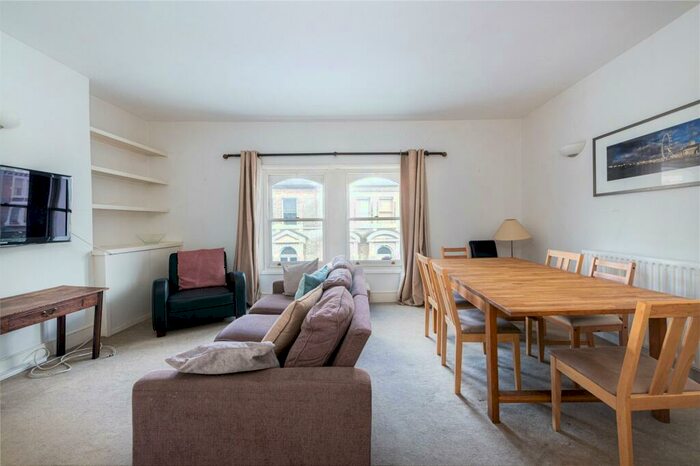 2 Bedroom Apartment To Rent In Northcote Road, SW11