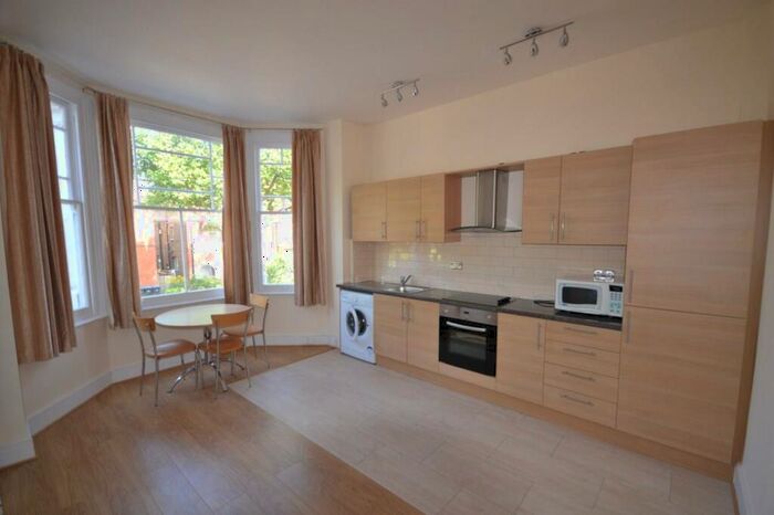 3 Bedroom Flat To Rent In Harvist Road, Queens Park, NW6