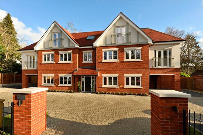 2 Bedroom Apartment For Sale In The Residence, Brooklands Road, Weybridge, KT13
