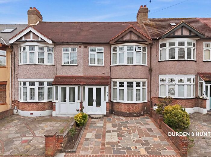 3 Bedroom Terraced House For Sale In Applegarth Drive, Ilford, IG2