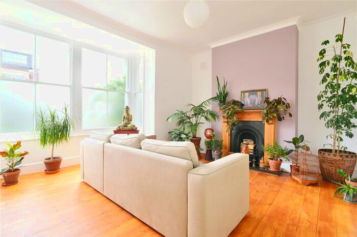 1 Bedroom Flat To Rent In Friern Road, East Dulwich, London, SE22