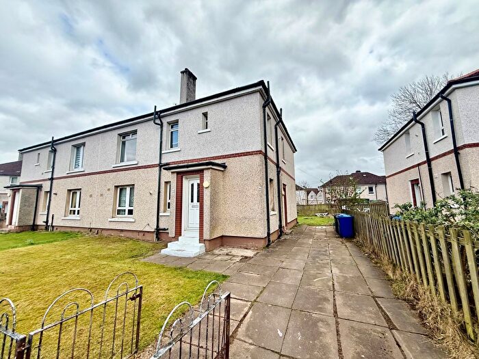 3 Bedroom Flat To Rent In Househillmuir Road, Glasgow, G53