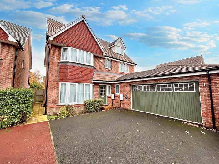 5 Bedroom Detached House For Sale In Hawthorn Way, Worsley, M28