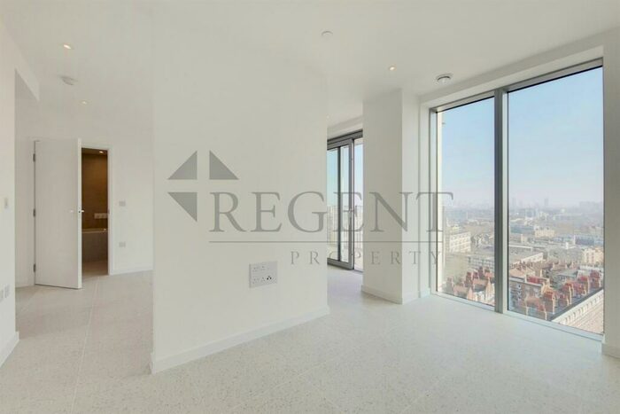 Apartment To Rent In Jacquard Point, Tapestry Way, E1