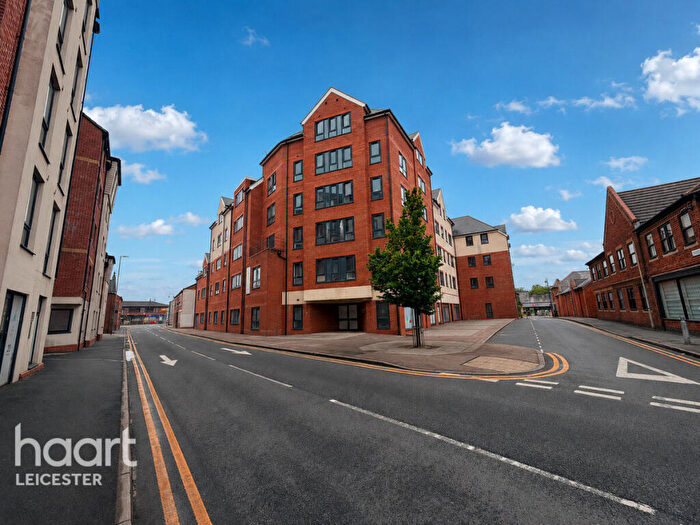 1 Bedroom Flat For Sale In Woodgate, Loughborough, LE11