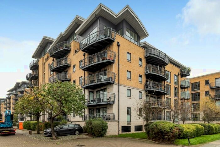 Garage / Parking To Rent In Glaisher Street London, SE8