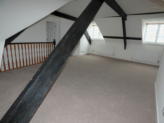 3 Bedroom Flat To Rent In East Street, Newton Abbot TQ12