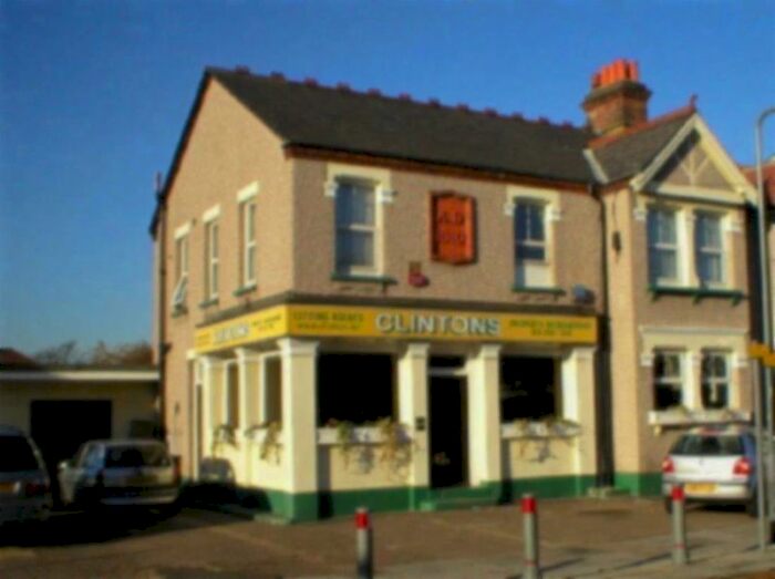 Studio To Rent In Stainforth Road, Ilford, IG2