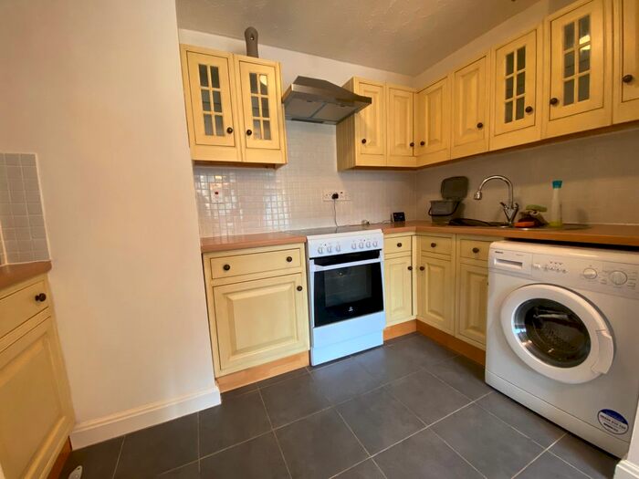 1 Bedroom Flat To Rent In Augusta Close, Gillingham, ME7